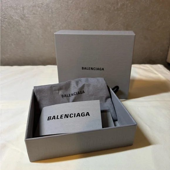 6万取引突破★UPS速達便利用【BALENCIAGA】ジュエリー ボックス Balenciaga | Storage & Organization | Balenciaga Box | Poshmark
